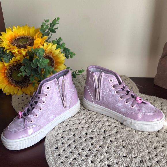 Disney Girls Purple High-Top Stitch Sneakers with Iridescent Finish - Picture 5 of 12